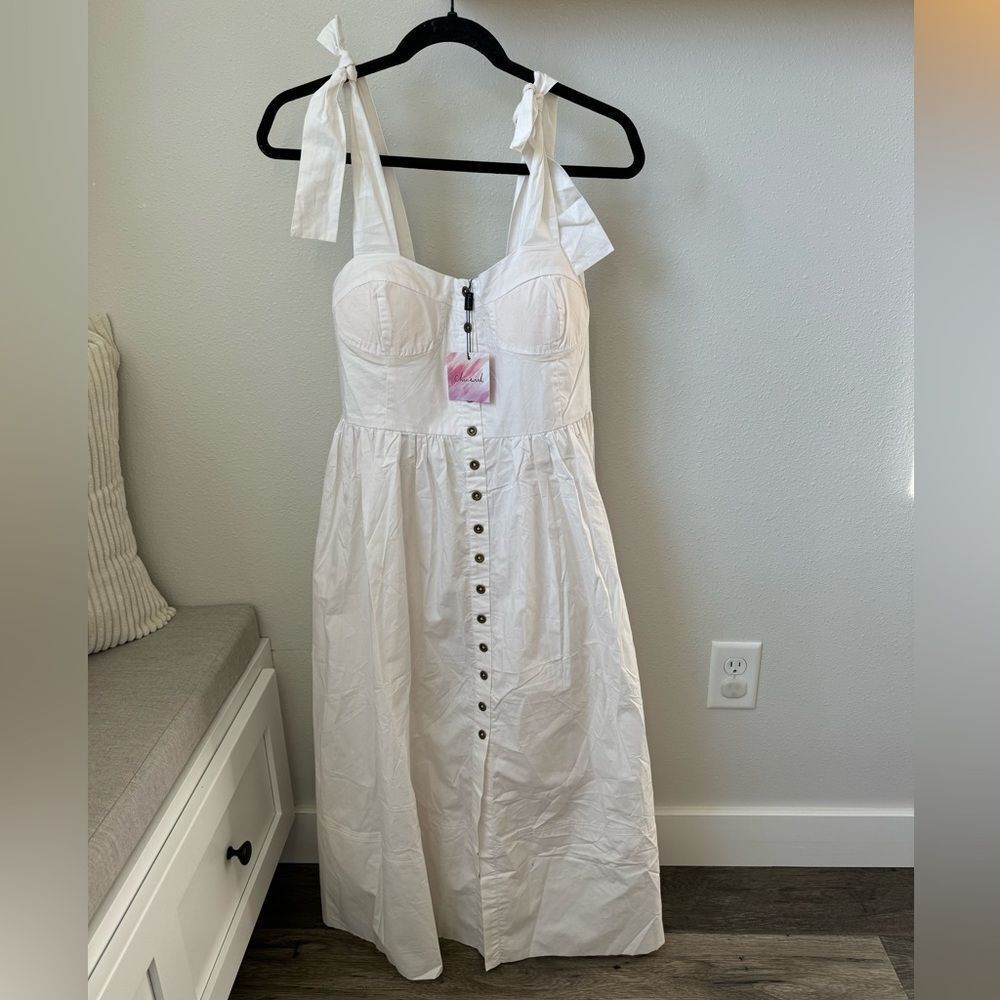 NEW WITH TAGS WOMENS CHICWISH DRESS SIZE MEDIUM